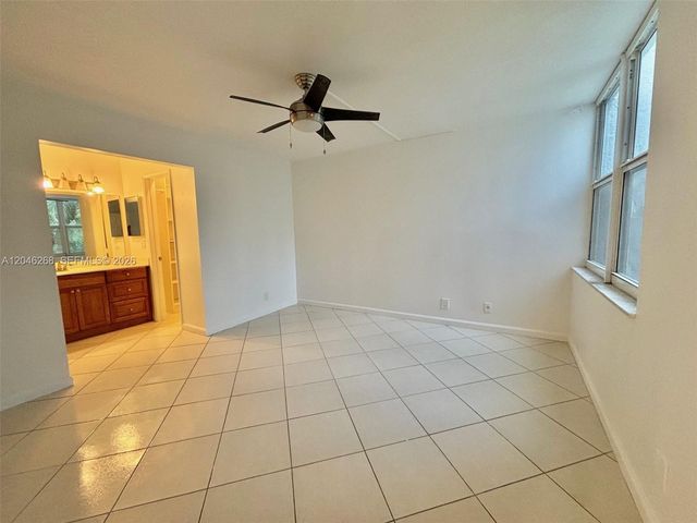 9411 Evergreen Pl 303, Davie, FL 33324