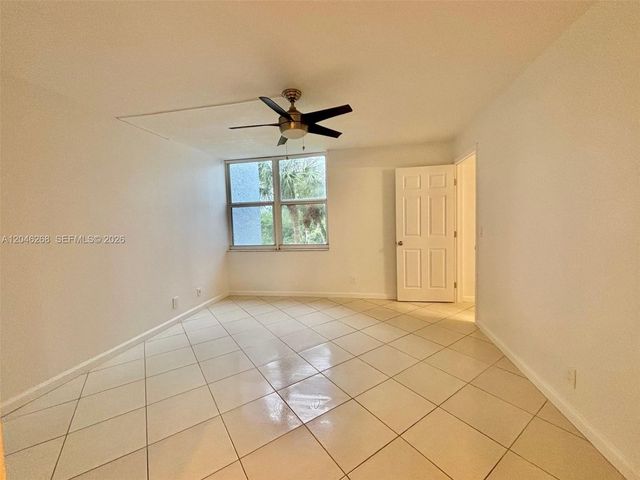 9411 Evergreen Pl 303, Davie, FL 33324