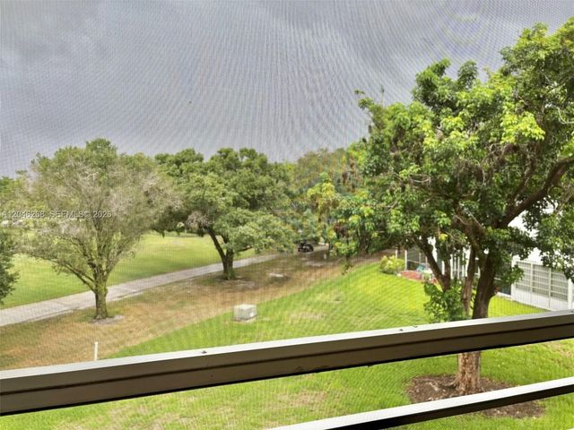 9411 Evergreen Pl 303, Davie, FL 33324
