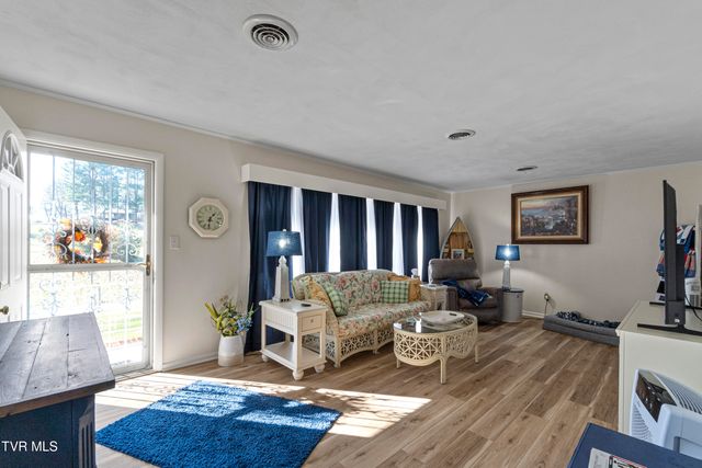 440 Walkertown Road, Afton, TN 37616