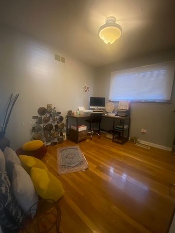 9254 S Parnell Avenue, Chicago, IL 60620