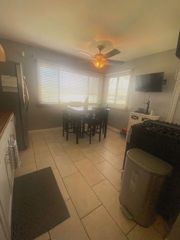 9254 S Parnell Avenue, Chicago, IL 60620