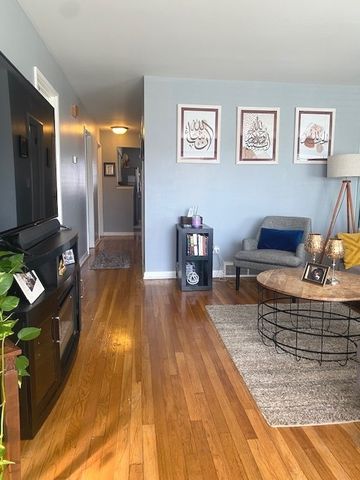 9254 S Parnell Avenue, Chicago, IL 60620