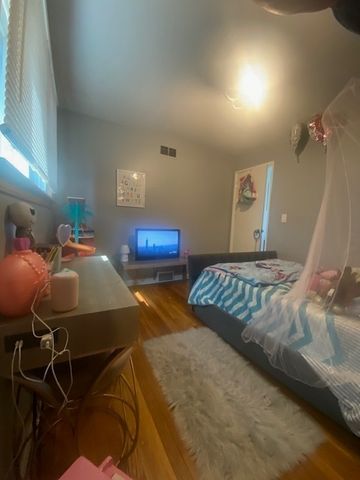 9254 S Parnell Avenue, Chicago, IL 60620