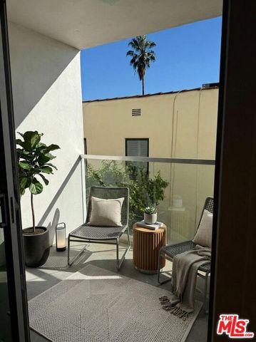 425 S Willaman Drive 210, Los Angeles, CA 90048