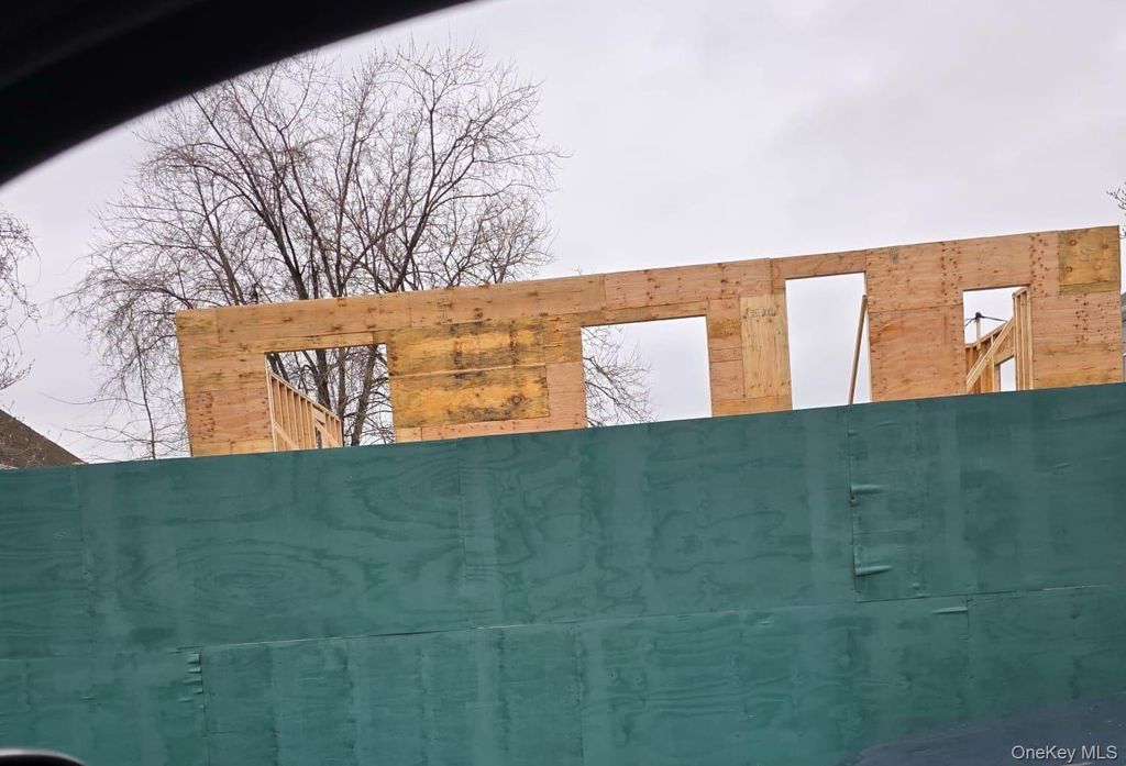 525 Oceanpoint Avenue, Cedarhurst, NY 11516