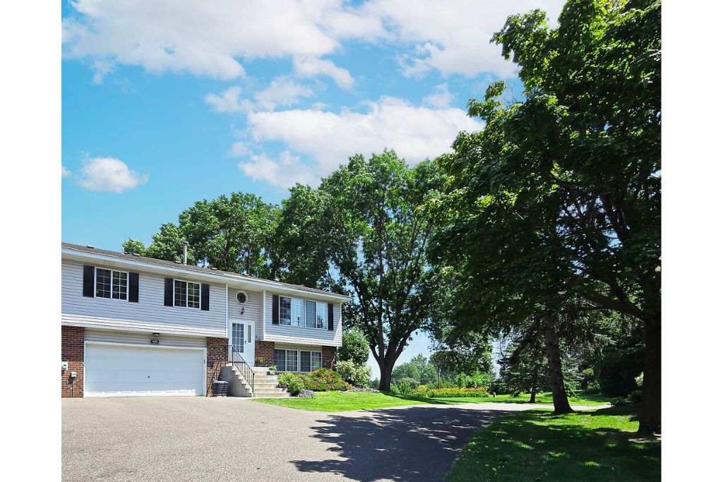 7685 Afton Court, Woodbury, MN 55125