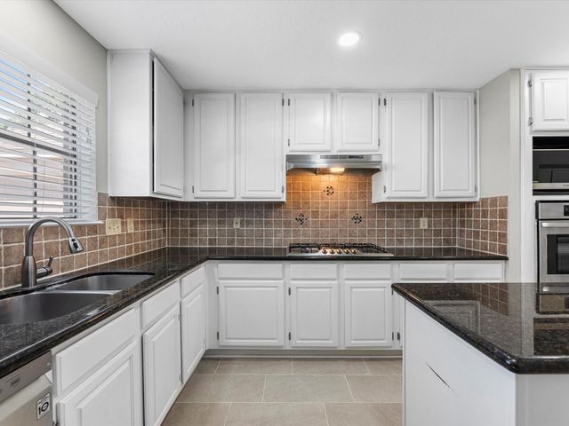 1227 Lake Estates Court, Sugar Land, TX 77498