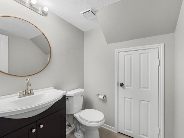 1227 Lake Estates Court, Sugar Land, TX 77498