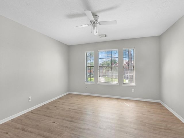 1227 Lake Estates Court, Sugar Land, TX 77498