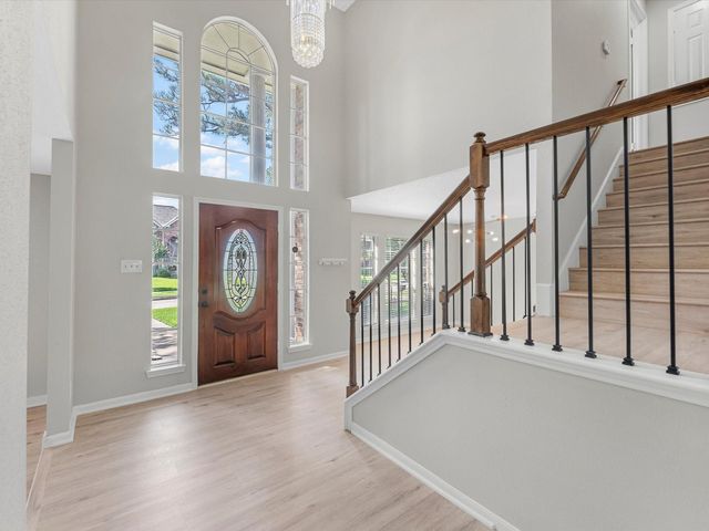 1227 Lake Estates Court, Sugar Land, TX 77498