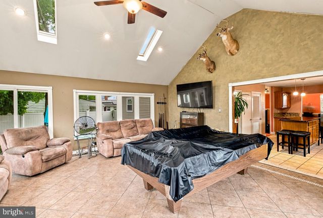 5 WHITMAN TER, Blackwood, NJ 08012