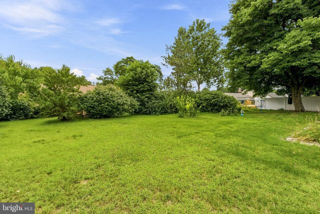 5 WHITMAN TER, Blackwood, NJ 08012