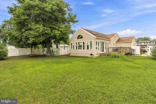 5 WHITMAN TER, Blackwood, NJ 08012