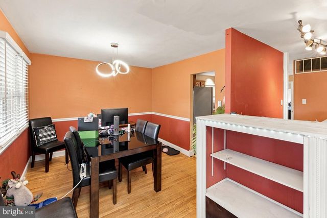 5 WHITMAN TER, Blackwood, NJ 08012