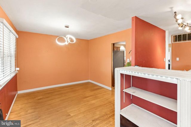 5 WHITMAN TER, Blackwood, NJ 08012