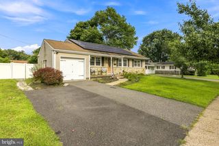 5 WHITMAN TER, Blackwood, NJ 08012
