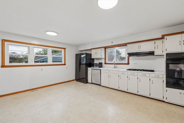 123 7th Street, West Des Moines, IA 50265