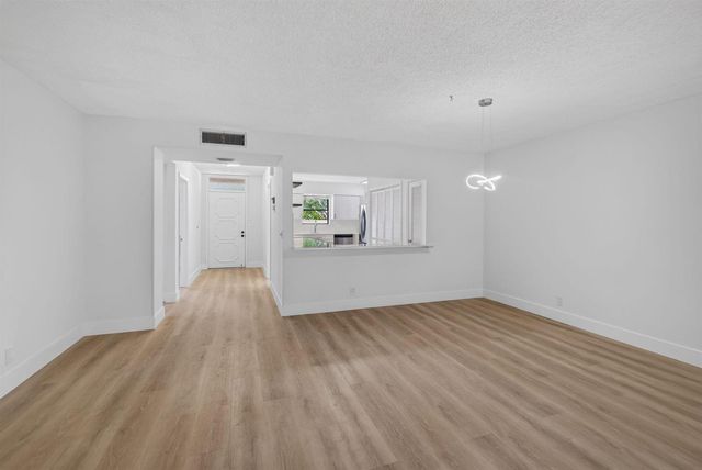 300 N Highway A1a 104j, Jupiter, FL 33477