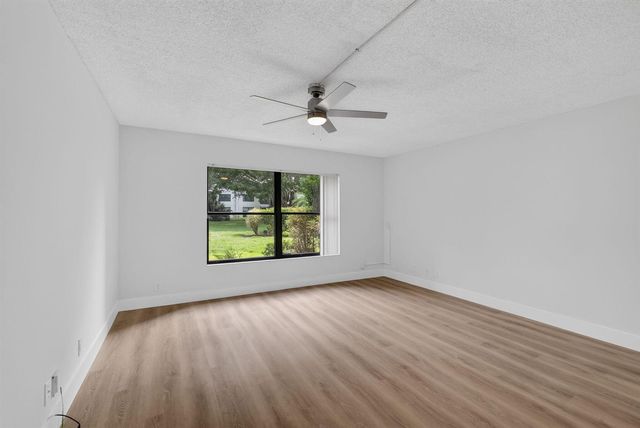 300 N Highway A1a 104j, Jupiter, FL 33477