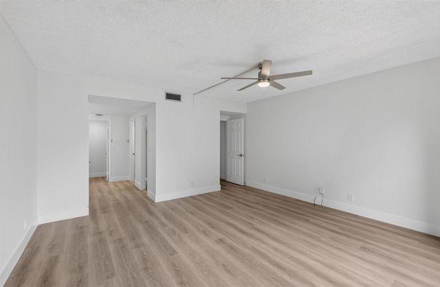 300 N Highway A1a 104j, Jupiter, FL 33477