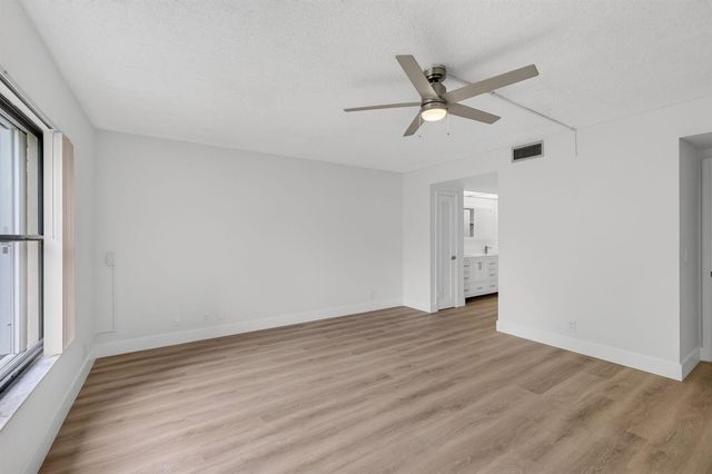 300 N Highway A1a 104j, Jupiter, FL 33477