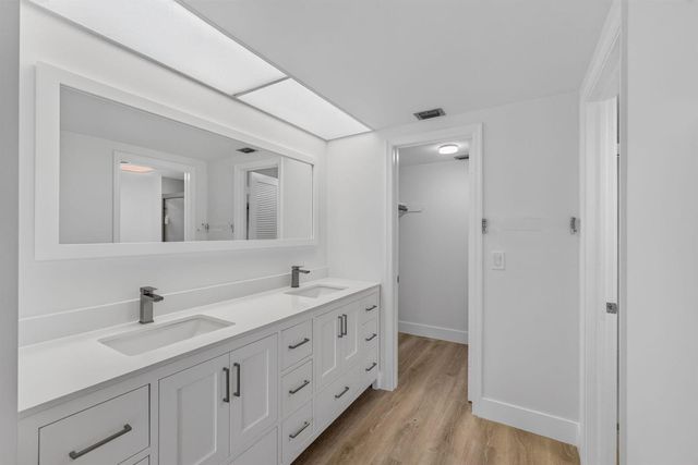 300 N Highway A1a 104j, Jupiter, FL 33477
