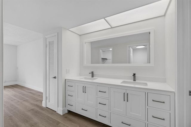 300 N Highway A1a 104j, Jupiter, FL 33477
