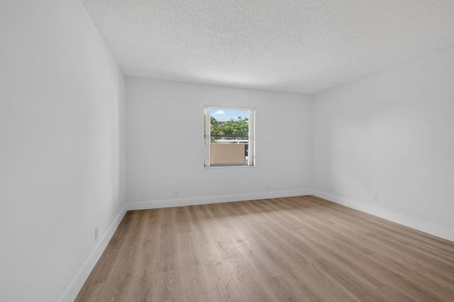 300 N Highway A1a 104j, Jupiter, FL 33477
