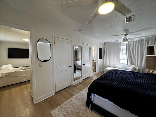 3008 HILLVIEW STREET, Sarasota, FL 34239