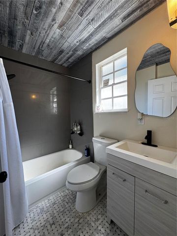 3008 HILLVIEW STREET, Sarasota, FL 34239