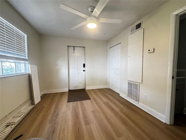 3008 HILLVIEW STREET, Sarasota, FL 34239