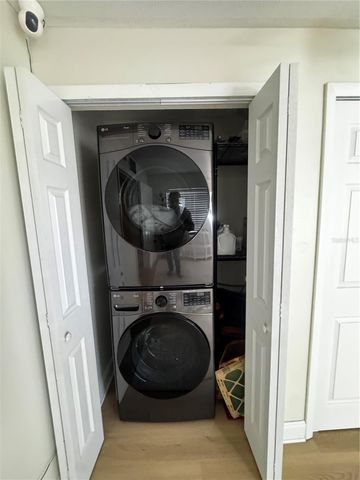 3008 HILLVIEW STREET, Sarasota, FL 34239