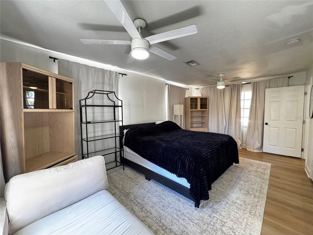 3008 HILLVIEW STREET, Sarasota, FL 34239