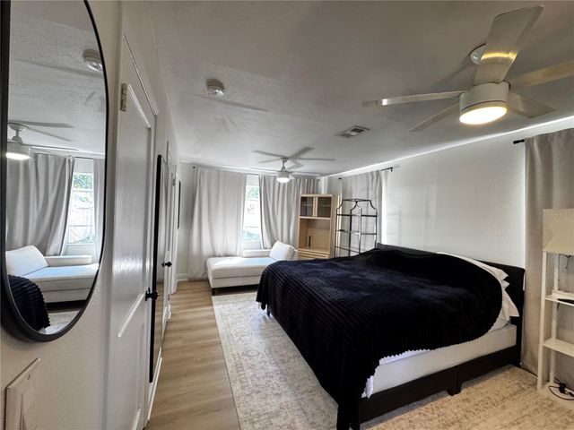 3008 HILLVIEW STREET, Sarasota, FL 34239