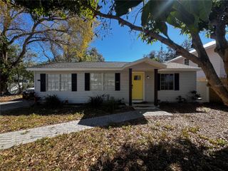 3008 HILLVIEW STREET, Sarasota, FL 34239