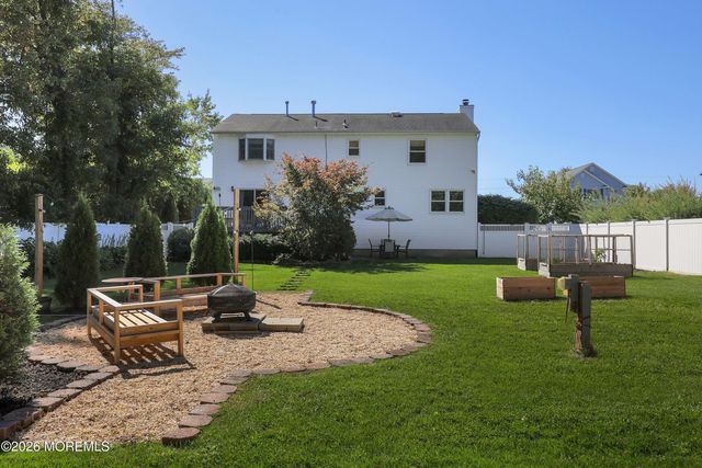 45 Willow Street, Port Monmouth, NJ 07758