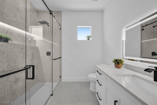 100 Denis AVE N, Lehigh Acres, FL 33971