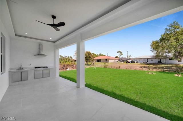 100 Denis AVE N, Lehigh Acres, FL 33971