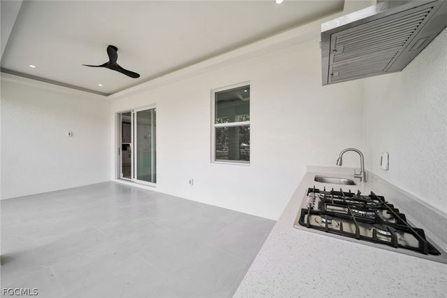 100 Denis AVE N, Lehigh Acres, FL 33971