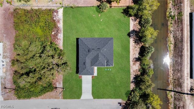 100 Denis AVE N, Lehigh Acres, FL 33971