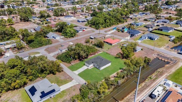 100 Denis AVE N, Lehigh Acres, FL 33971