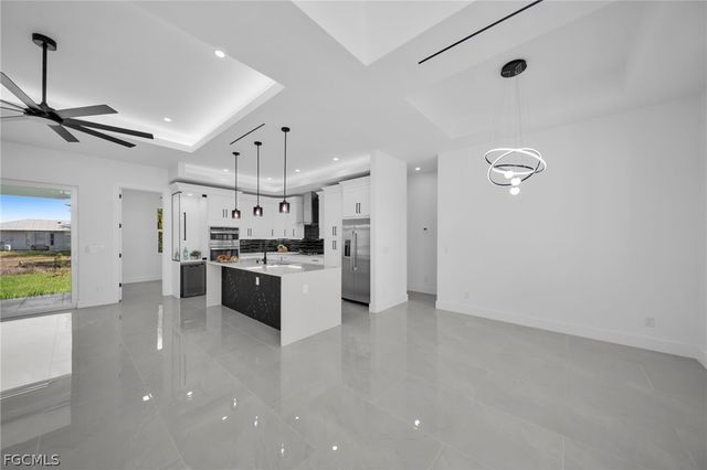 100 Denis AVE N, Lehigh Acres, FL 33971