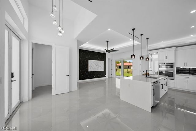 100 Denis AVE N, Lehigh Acres, FL 33971