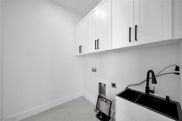 100 Denis AVE N, Lehigh Acres, FL 33971