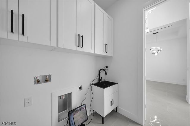 100 Denis AVE N, Lehigh Acres, FL 33971