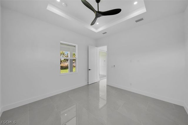 100 Denis AVE N, Lehigh Acres, FL 33971