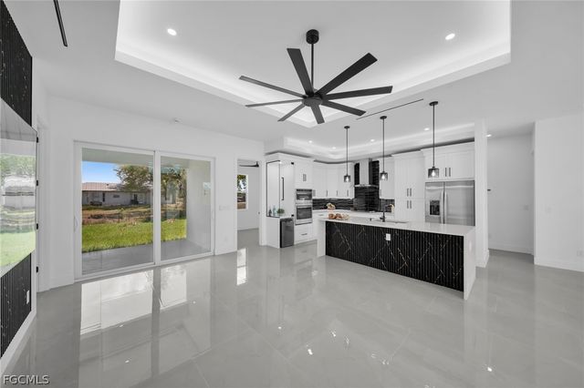 100 Denis AVE N, Lehigh Acres, FL 33971