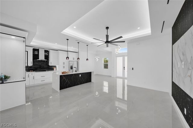 100 Denis AVE N, Lehigh Acres, FL 33971