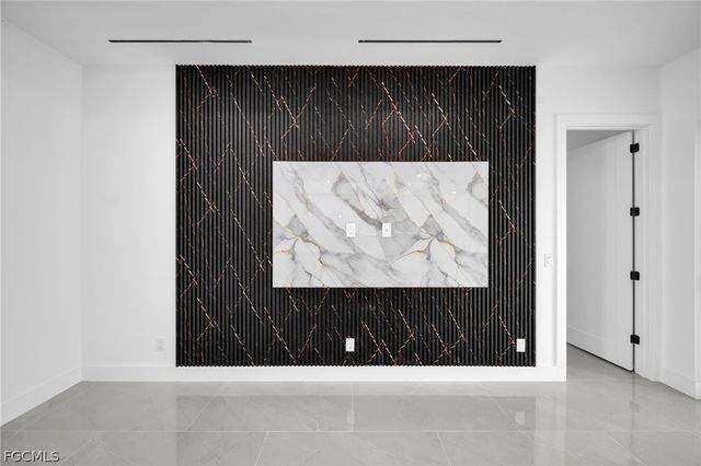 100 Denis AVE N, Lehigh Acres, FL 33971